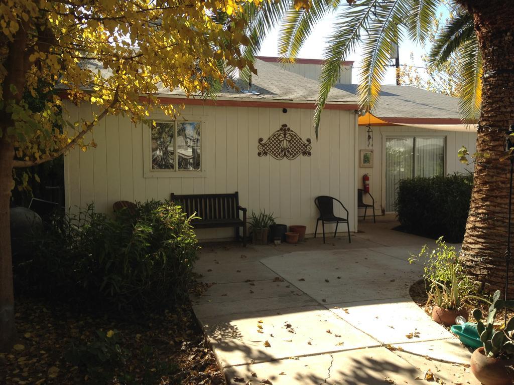 Raz Inn Central Phoenix Exterior photo