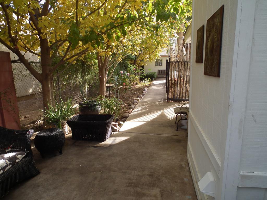 Raz Inn Central Phoenix Exterior photo